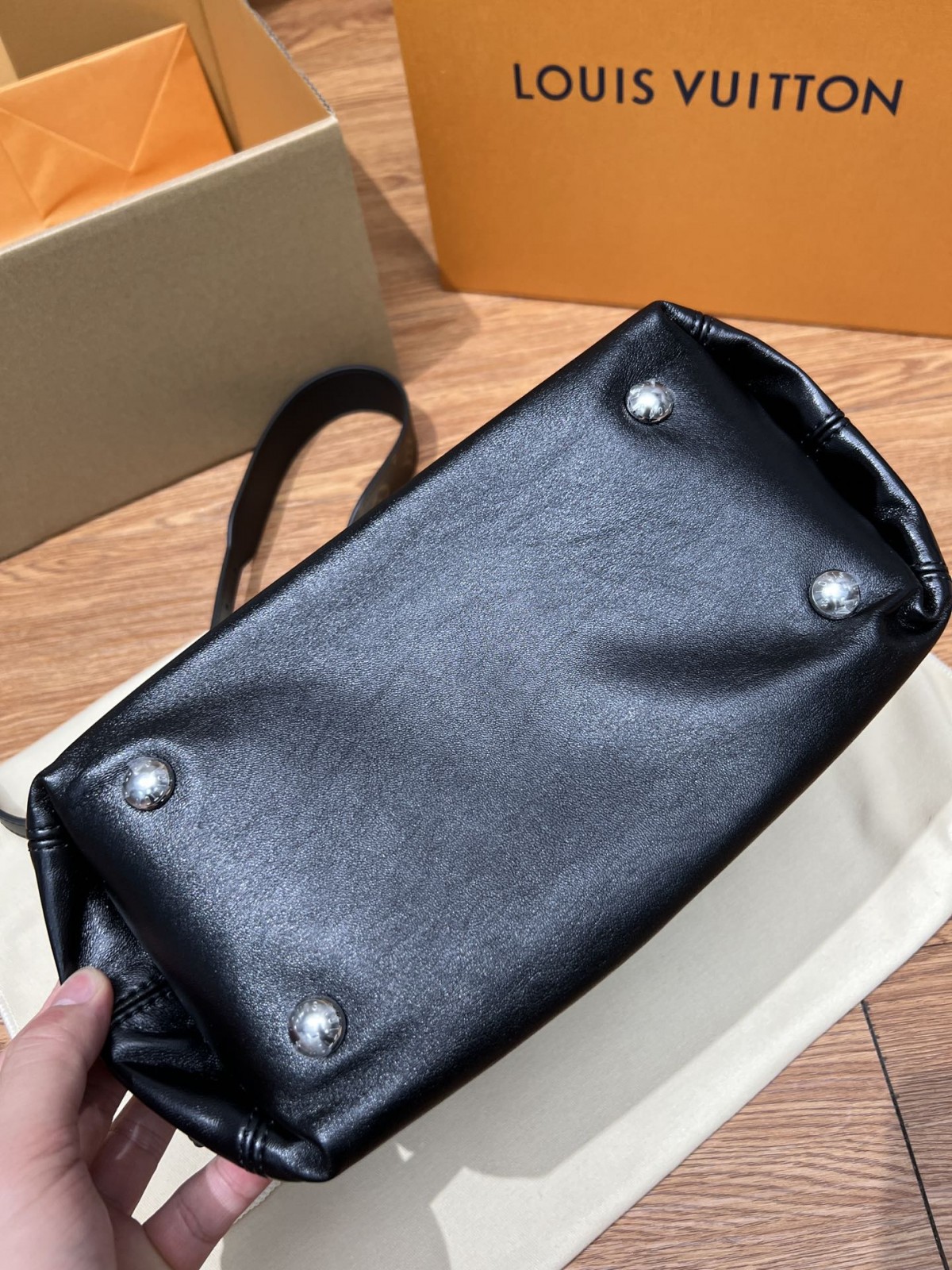 How good quality is a Shebag LV Carryall Cargo Dark with Lambskin？（2024 May Updated）-Интернет-магазин поддельной сумки Louis Vuitton лучшего качества, копия дизайнерской сумки ru