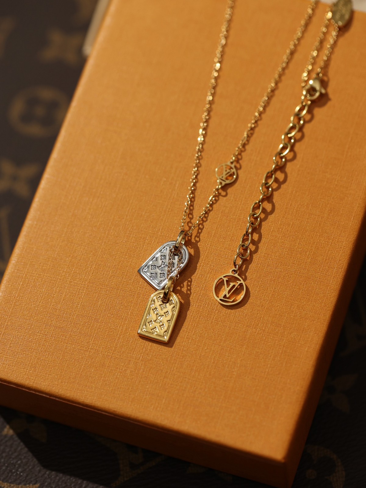 2024 Summer: Shebag M00599 LV PRECIOUS NANOGRAM necklace（2024 July updated）-最好的質量假路易威登包網上商店，複製設計師包 ru