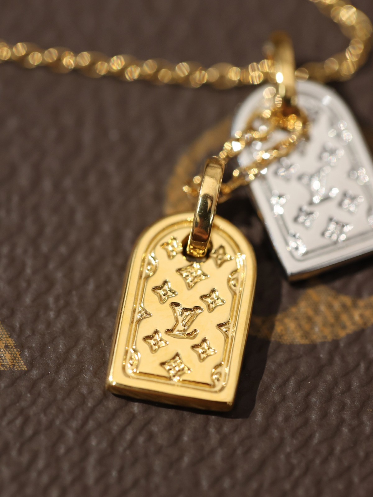 2024 Summer: Shebag M00599 LV PRECIOUS NANOGRAM necklace（2024 July updated）-အရည်အသွေးအကောင်းဆုံးအတု Louis Vuitton Bag အွန်လိုင်းစတိုး၊ ပုံစံတူဒီဇိုင်နာအိတ် ru