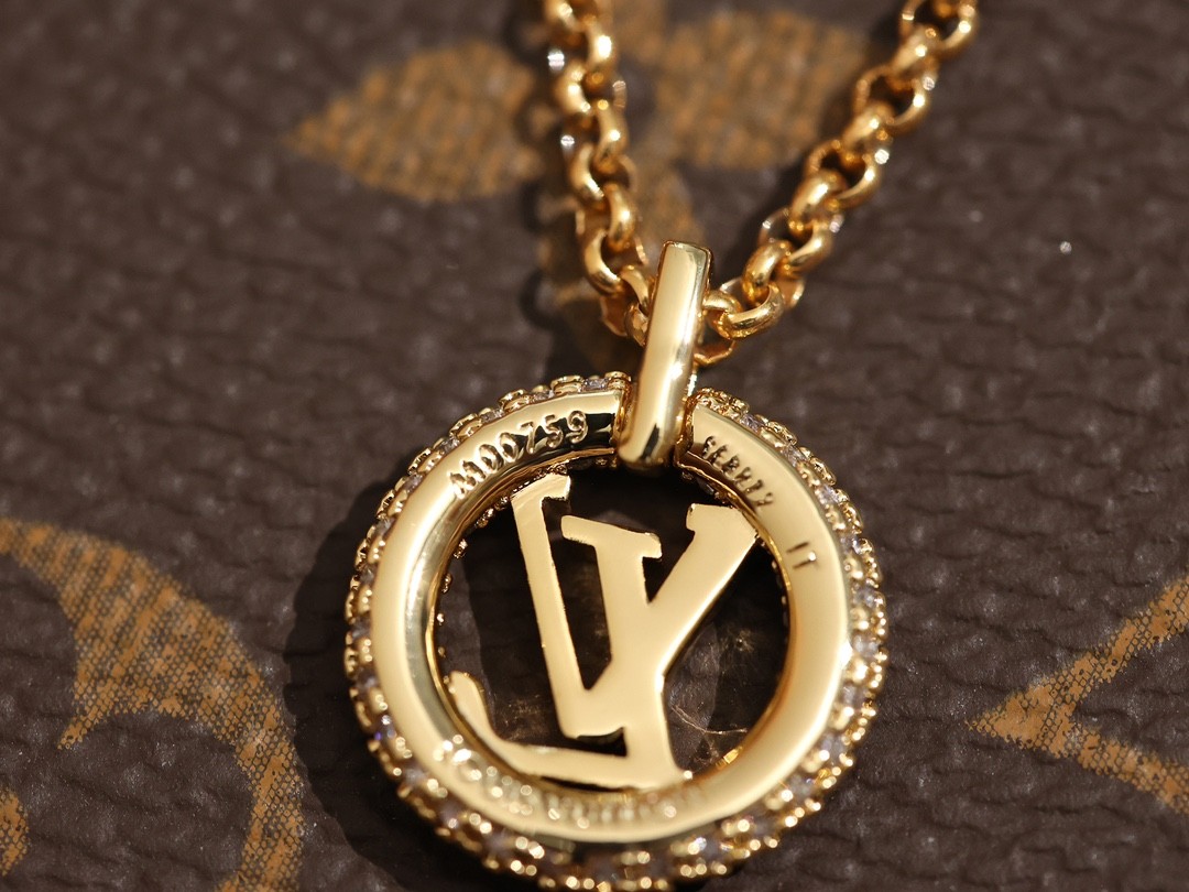 2024 Summer：Shebag M00759 LV LOUISE BY NIGHT necklace （2024 July updated）-Magazin online de geanți Louis Vuitton fals de cea mai bună calitate, geantă de designer replica ru