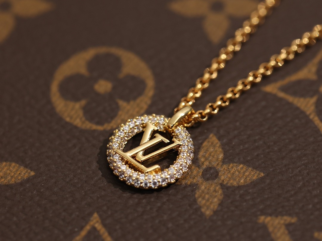 2024 Summer：Shebag M00759 LV LOUISE BY NIGHT necklace （2024 July updated）-Інтэрнэт-крама падробленай сумкі Louis Vuitton лепшай якасці, рэплікі дызайнерскай сумкі ru