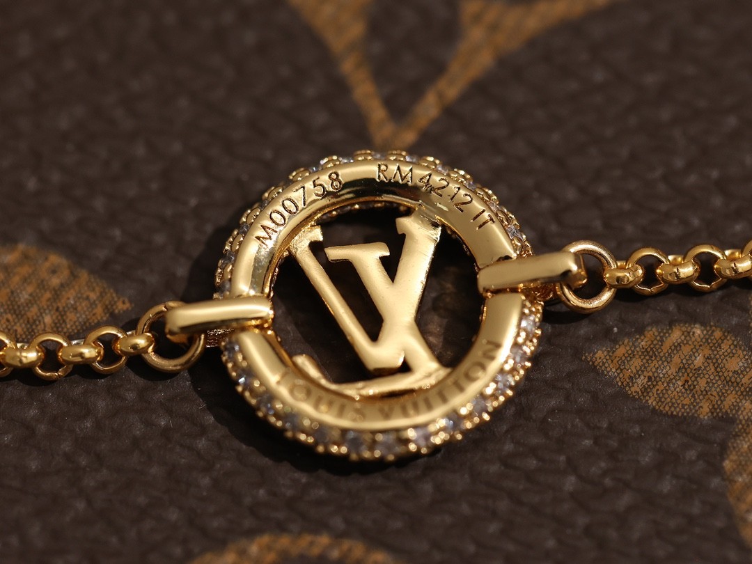 2024 Summer：Shebag M00759 LV LOUISE BY NIGHT necklace （2024 July updated）-Paras laatu väärennetty Louis Vuitton laukku verkkokauppa, replika suunnittelija laukku ru