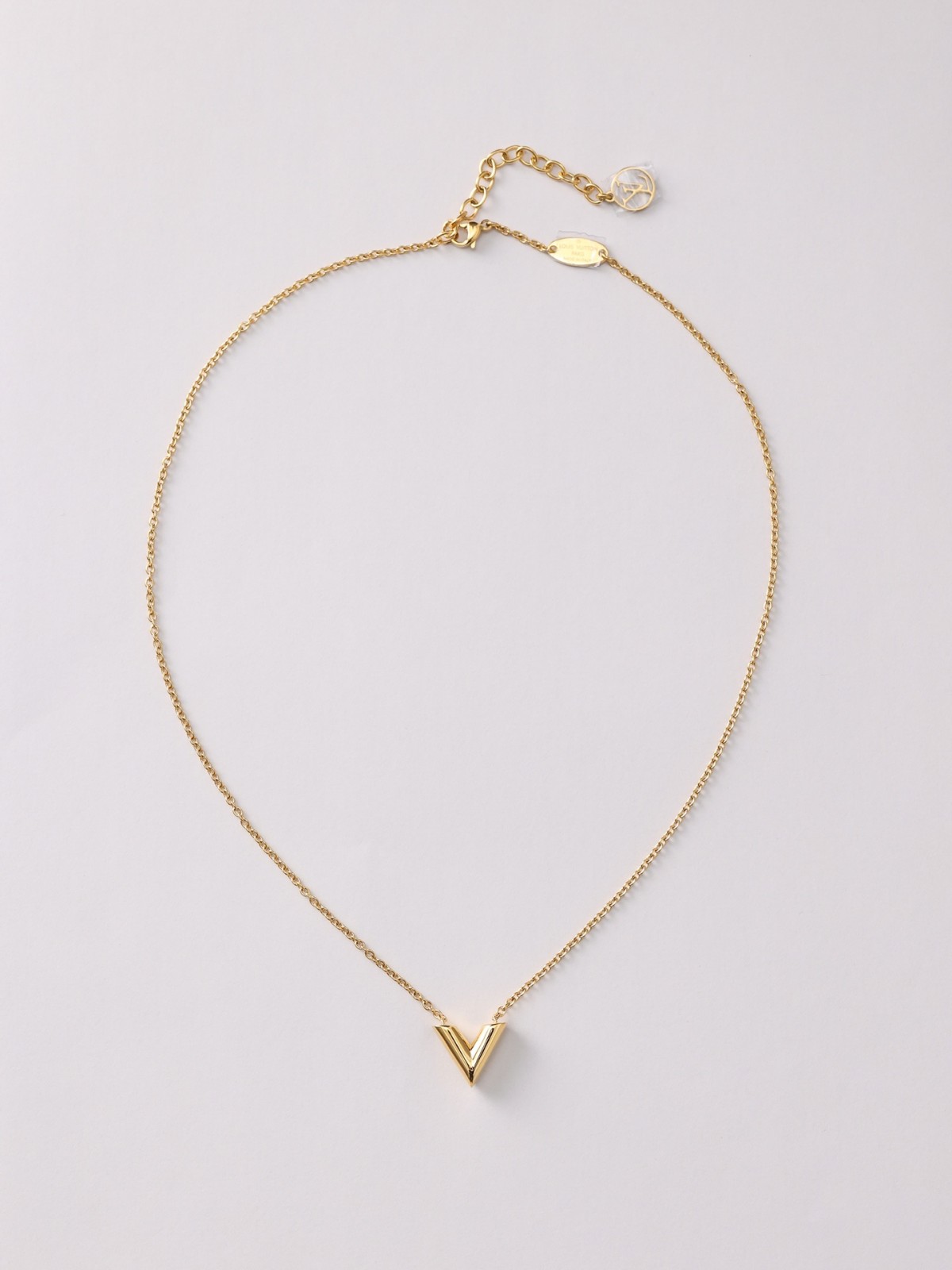 2024 Summer：Shebag Louis Vuitton M61083 ESSENTIAL V necklace gold （2024 July updated）-Bescht Qualitéit Fake Louis Vuitton Bag Online Store, Replica Designer Bag ru