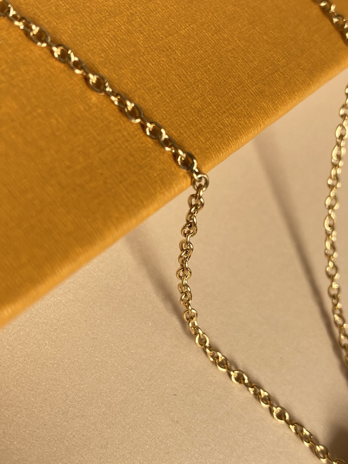 2024 Summer：Shebag Louis Vuitton M61083 ESSENTIAL V necklace gold （2024 July updated）-Online obchod s falošnou taškou Louis Vuitton najvyššej kvality, replika značkovej tašky ru