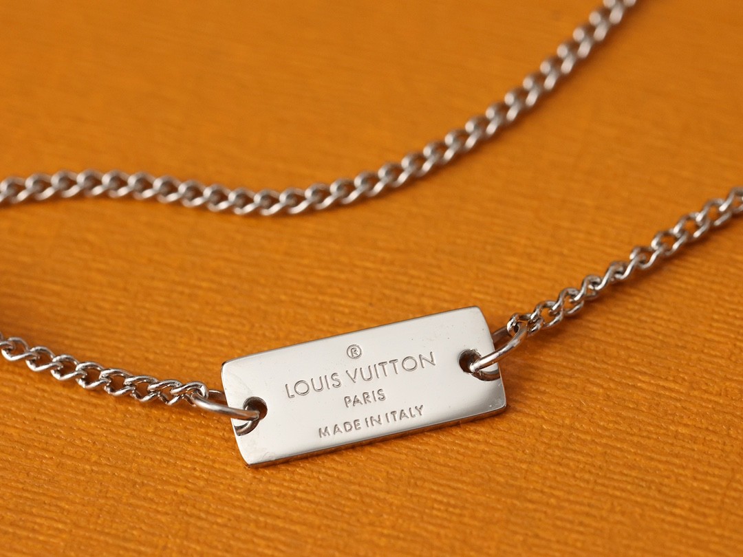 2024 Summer：Shebag Louis Vuitton M62485 MONOGRAM necklace silver（2024 July Updated）-Paras laatu väärennetty Louis Vuitton laukku verkkokauppa, replika suunnittelija laukku ru