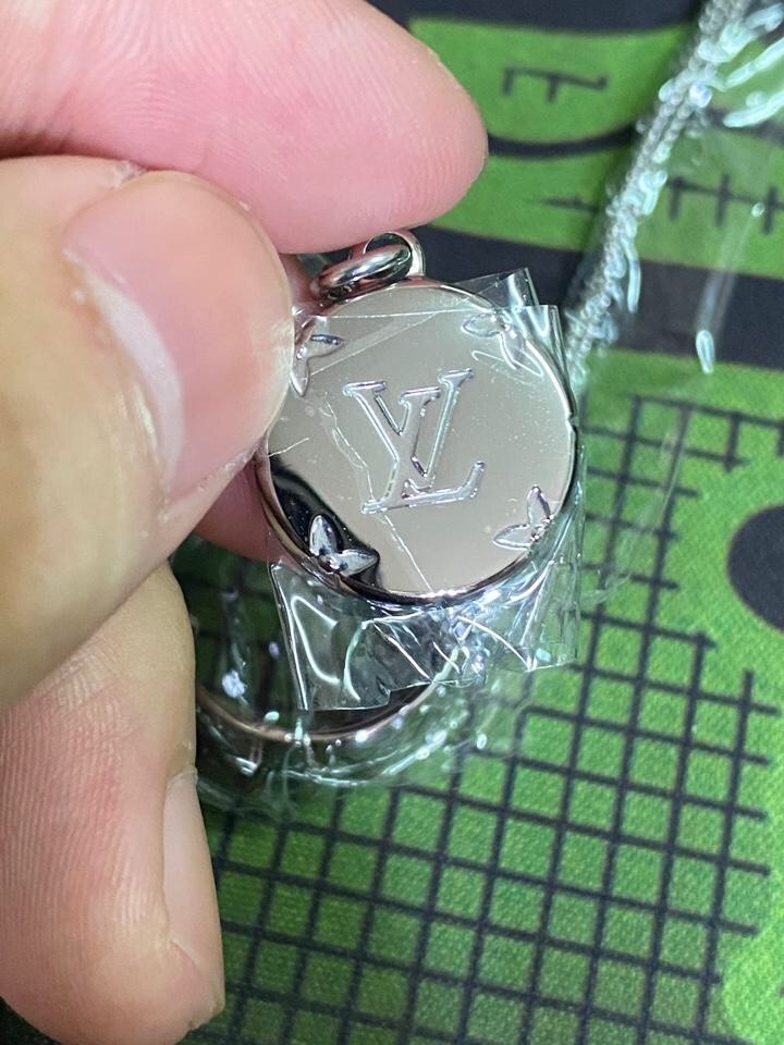 2024 Summer：Shebag Louis Vuitton M62485 MONOGRAM necklace silver（2024 July Updated）-最好的質量假路易威登包網上商店，複製設計師包 ru