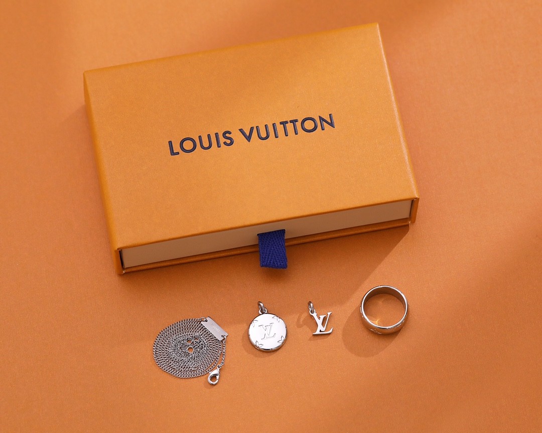 2024 Summer：Shebag Louis Vuitton M62485 MONOGRAM necklace silver（2024 July Updated）-최고의 품질 가짜 루이비통 가방 온라인 스토어, 복제 디자이너 가방 ru