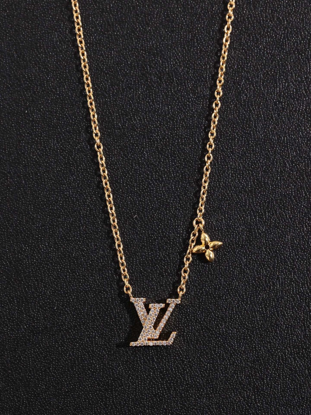 2024 Summer：Shebag M00596 LV Iconic necklace （2024 July updated）-Интернет-магазин поддельной сумки Louis Vuitton лучшего качества, копия дизайнерской сумки ru