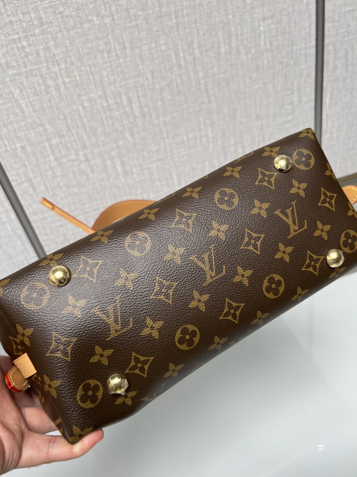 Shebag Louis Vuitton Carry all small M46203 collection（2024 Aug updated）-Umgangatho ogqwesileyo woMgangatho weFake weLouis Vuitton kwiVenkile ye-Intanethi, ibhegi yomyili weReplica ru