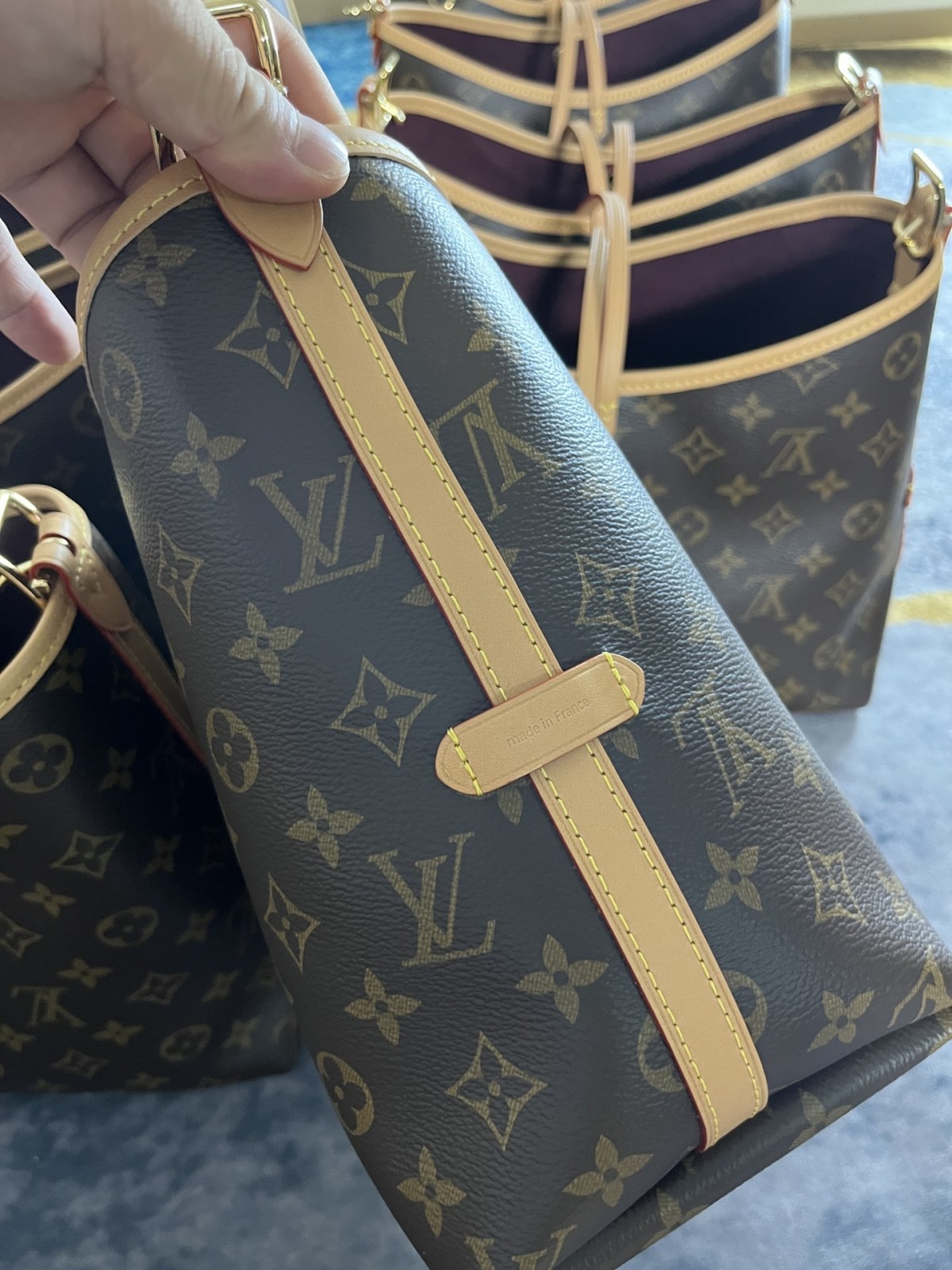 Shebag Louis Vuitton Carry all small M46203 collection（2024 Aug updated）-Labākās kvalitātes viltotās Louis Vuitton somas tiešsaistes veikals, dizaineru somas kopija ru