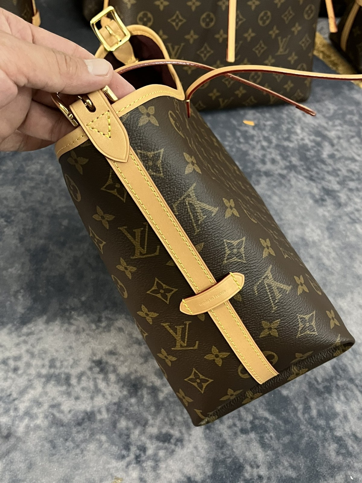 Shebag Louis Vuitton Carry all small M46203 collection（2024 Aug updated）-Legjobb minőségű hamis Louis Vuitton táska online áruház, replika designer táska ru