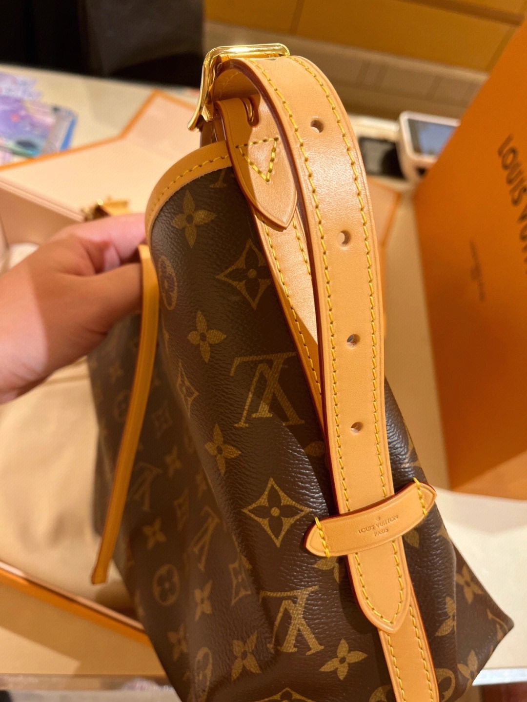 Shebag Louis Vuitton Carry all small M46203 collection（2024 Aug updated）-Paras laatu väärennetty Louis Vuitton laukku verkkokauppa, replika suunnittelija laukku ru