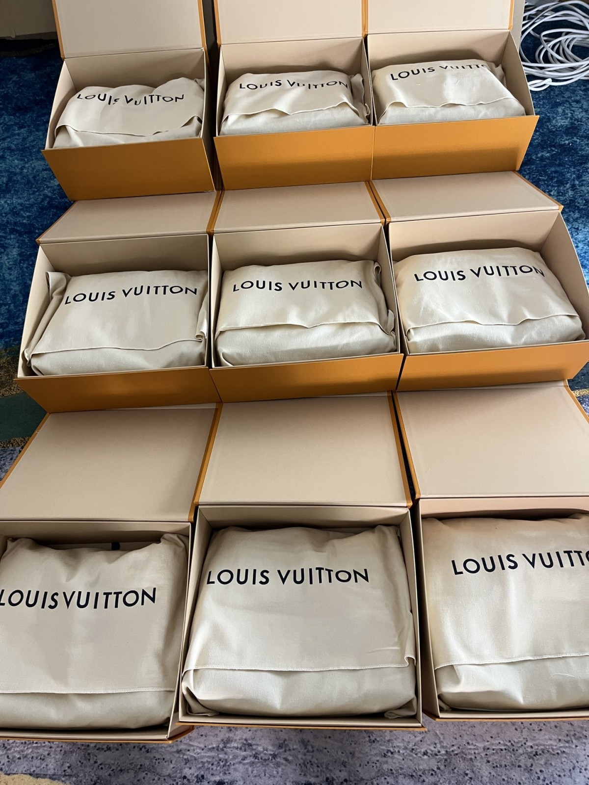 Shebag Louis Vuitton Carry all small M46203 collection（2024 Aug updated）-Umgangatho ogqwesileyo woMgangatho weFake weLouis Vuitton kwiVenkile ye-Intanethi, ibhegi yomyili weReplica ru