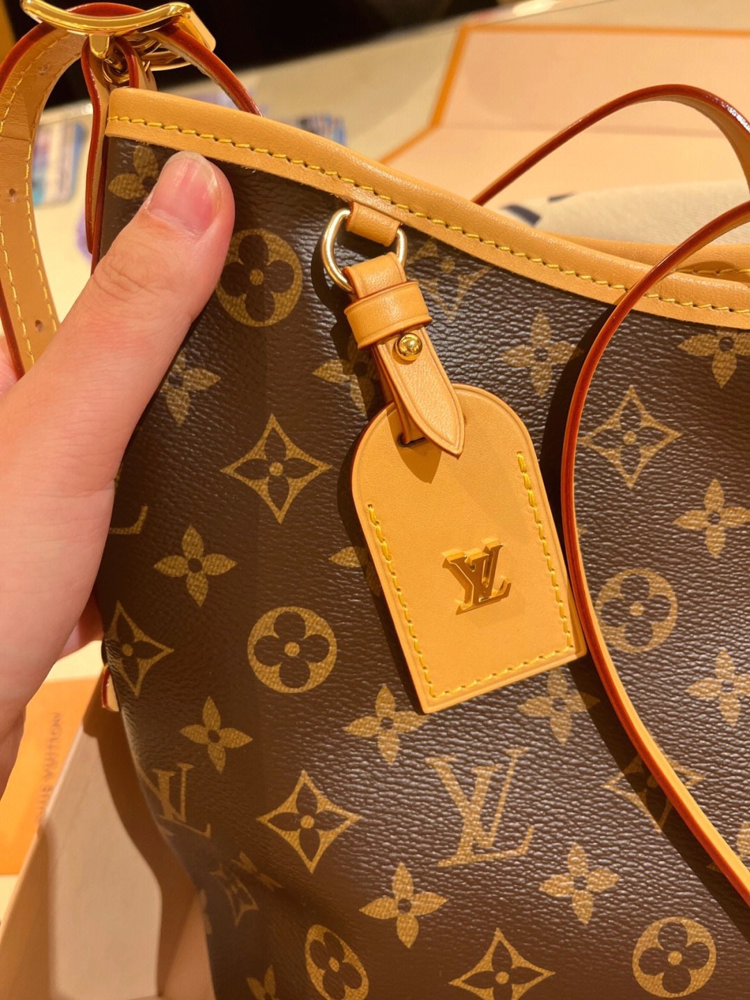 Shebag Louis Vuitton Carry all small M46203 collection（2024 Aug updated）-Umgangatho ogqwesileyo woMgangatho weFake weLouis Vuitton kwiVenkile ye-Intanethi, ibhegi yomyili weReplica ru