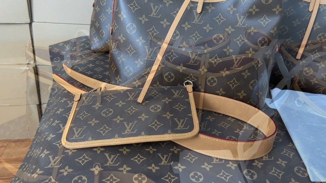 Shebag Louis Vuitton Carry all small M46203 collection（2024 Aug updated）-Online obchod s falošnou taškou Louis Vuitton najvyššej kvality, replika značkovej tašky ru