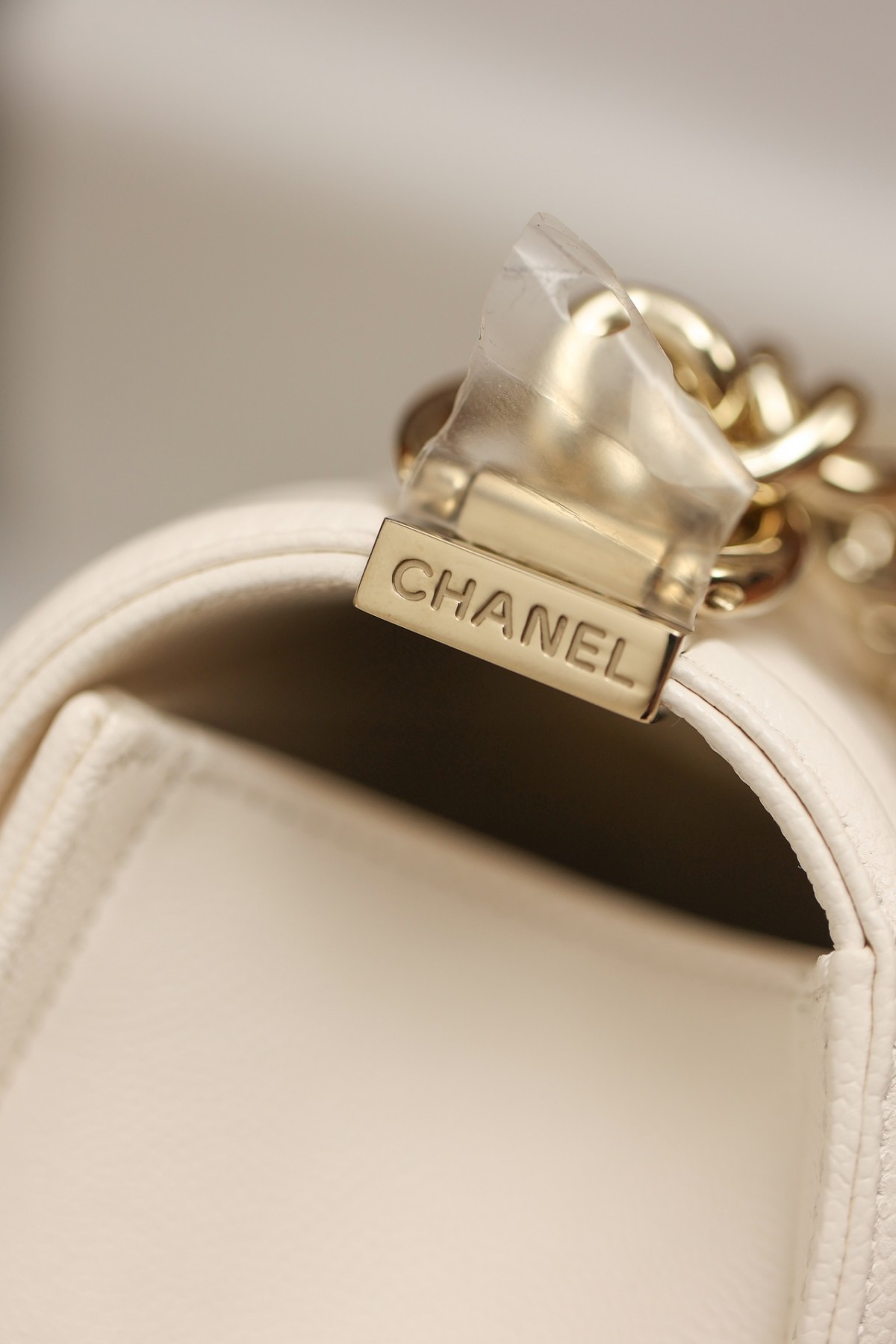 Chanel Leboy small white gold bag full review（2024 Aug updated）-Best Quality Fake Louis Vuitton Bag Online Store ، حقيبة مصمم طبق الأصل ru