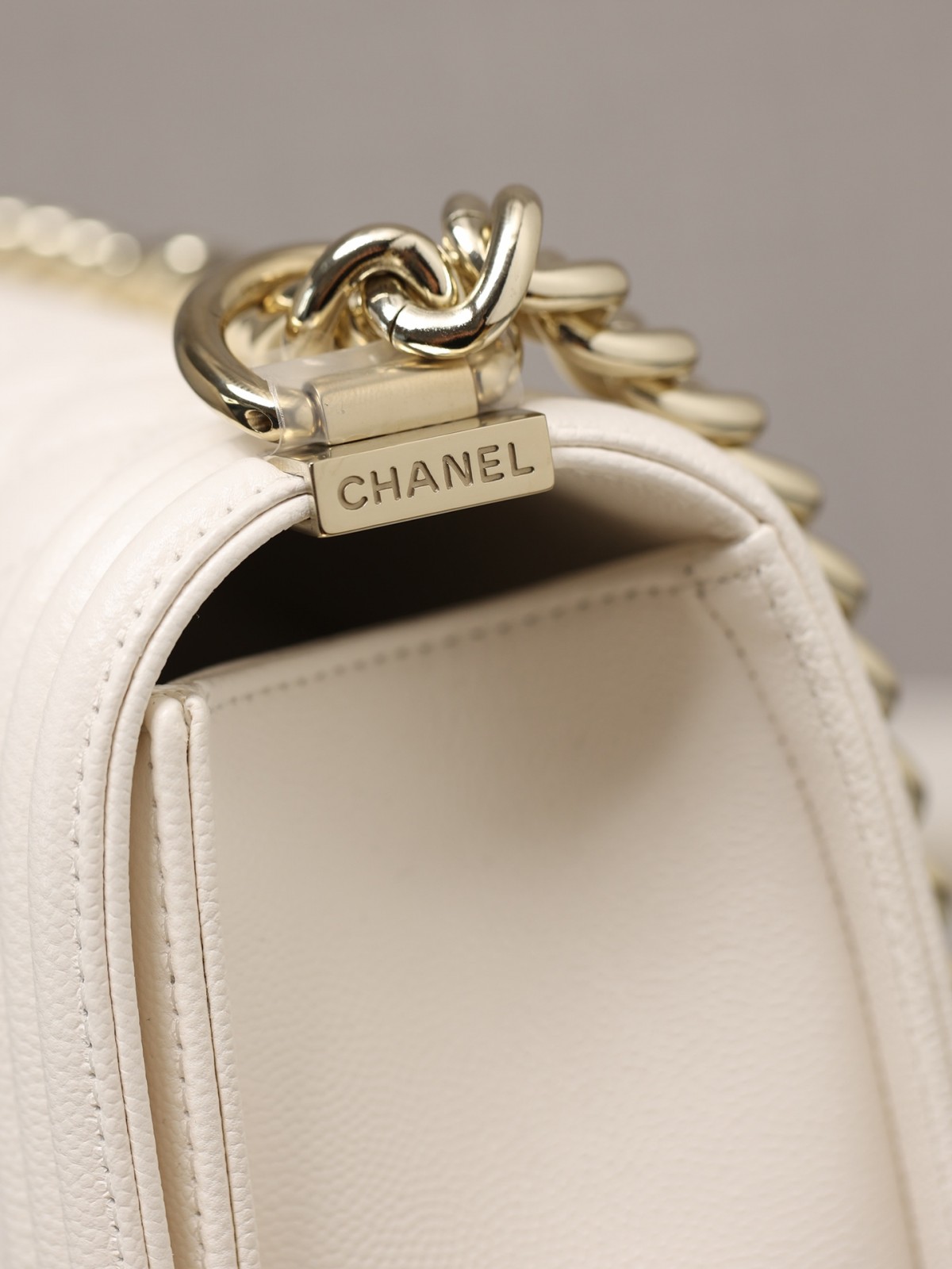 Chanel Leboy small white gold bag full review（2024 Aug updated）-בעסטער קוואַליטעט שווינדל לוי ווויטטאָן באַג אָנליין קראָם, רעפּליקע דיזיינער זעקל רו