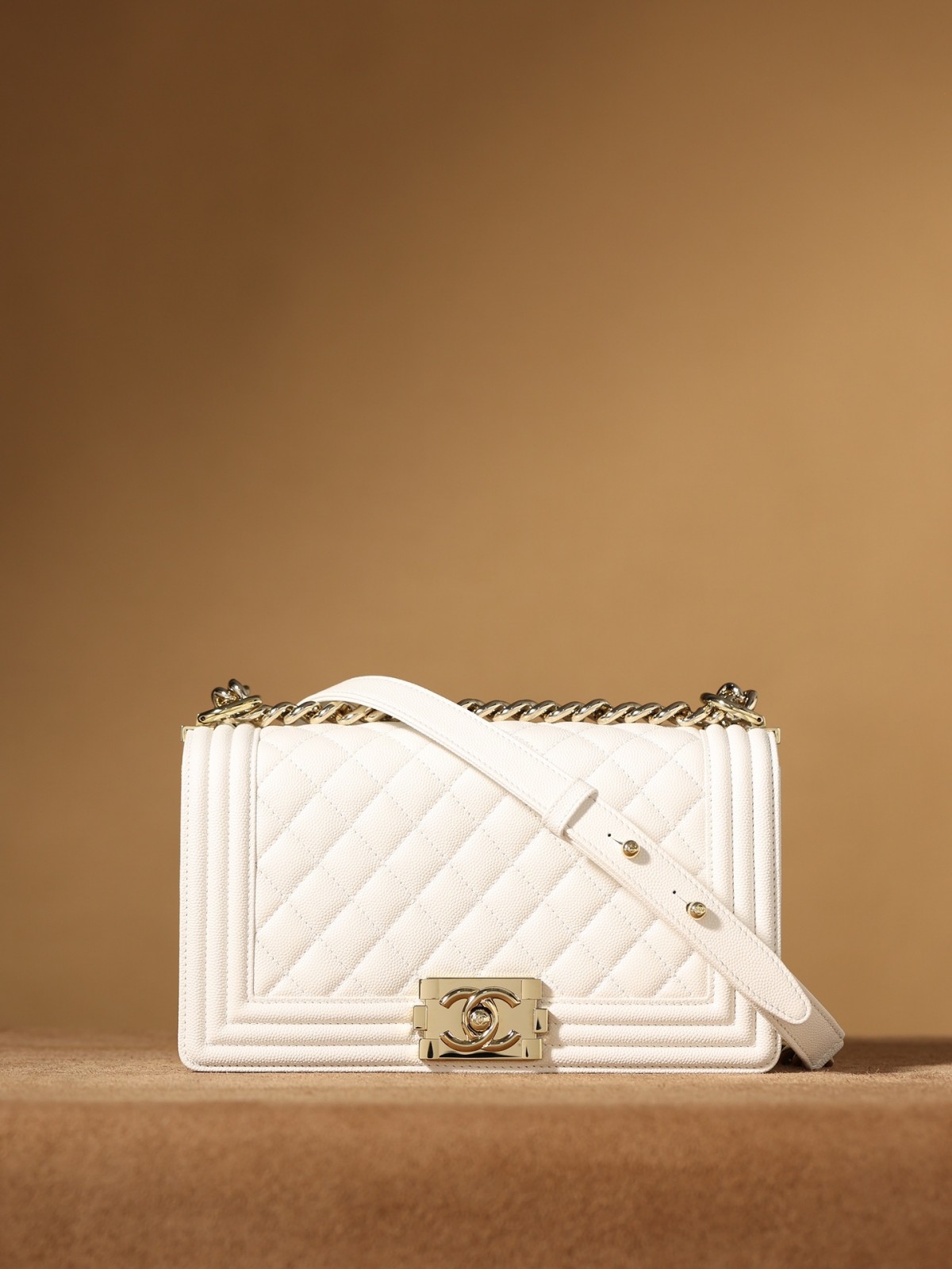 Chanel Leboy small white gold bag full review（2024 Aug updated）-בעסטער קוואַליטעט שווינדל לוי ווויטטאָן באַג אָנליין קראָם, רעפּליקע דיזיינער זעקל רו