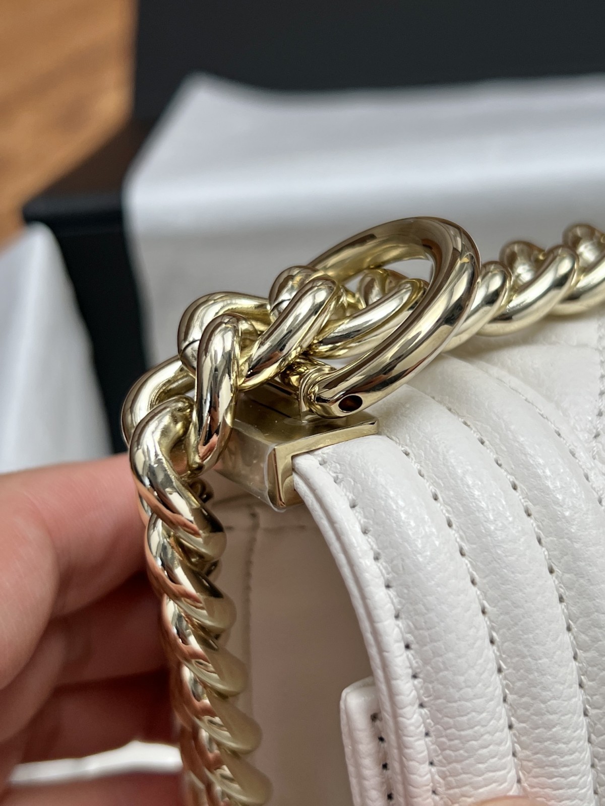 Chanel Leboy small white gold bag full review（2024 Aug updated）-בעסטער קוואַליטעט שווינדל לוי ווויטטאָן באַג אָנליין קראָם, רעפּליקע דיזיינער זעקל רו