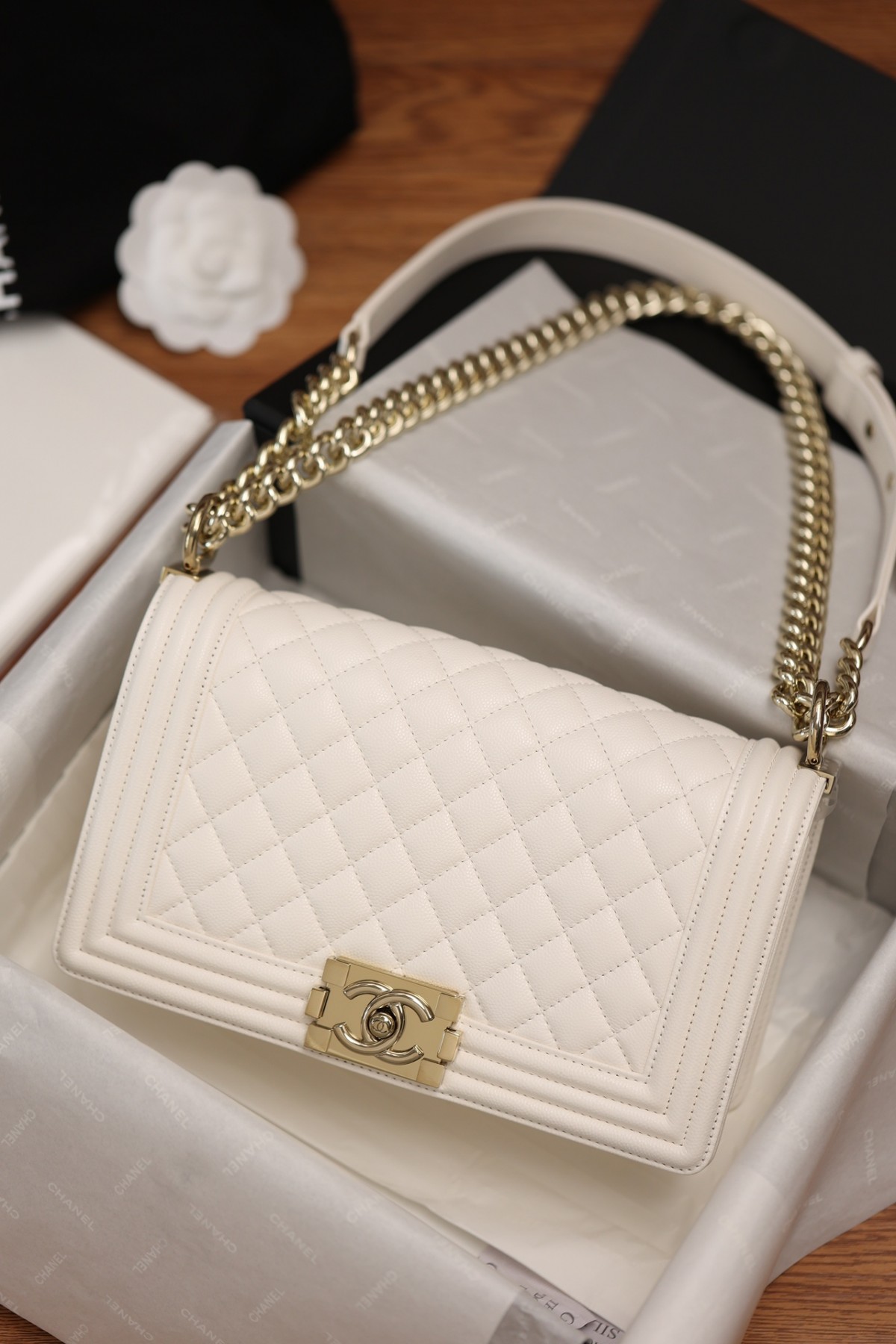 Chanel Leboy small white gold bag full review（2024 Aug updated）-Legjobb minőségű hamis Louis Vuitton táska online áruház, replika designer táska ru