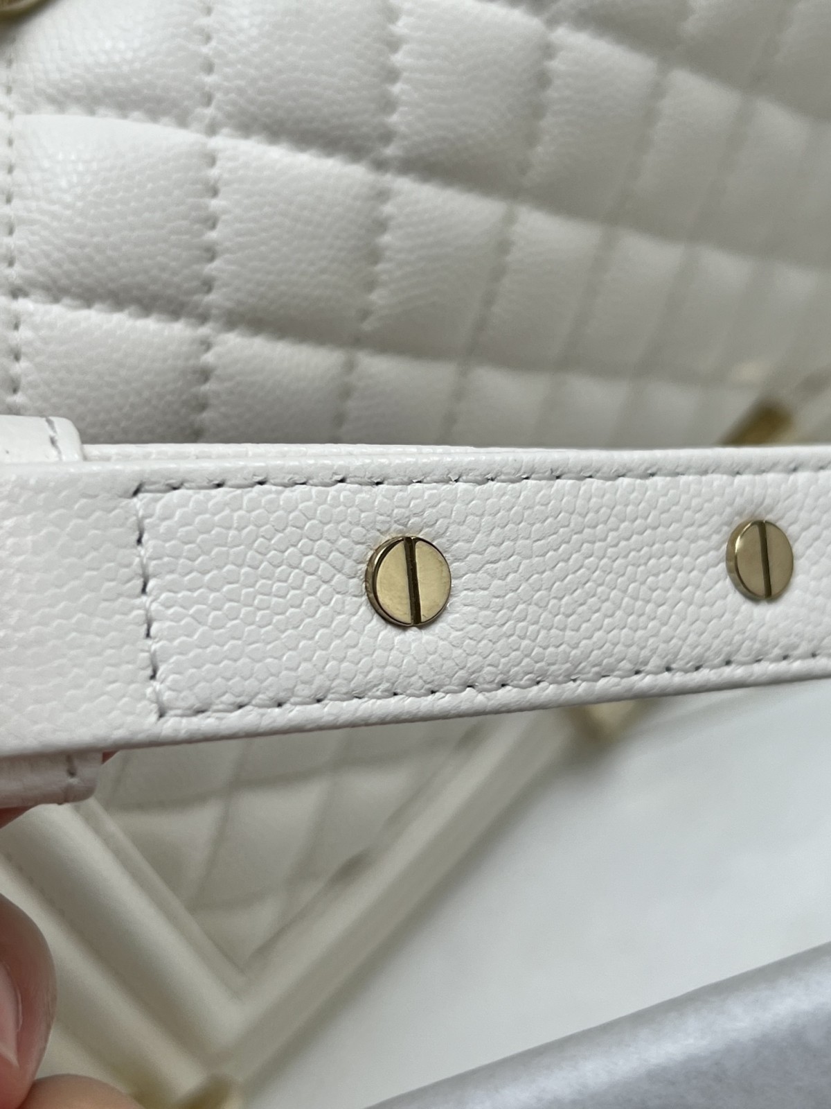 Chanel Leboy small white gold bag full review（2024 Aug updated）-Beste Qualität gefälschte Louis Vuitton-Taschen Online-Shop, Replik-Designer-Tasche ru