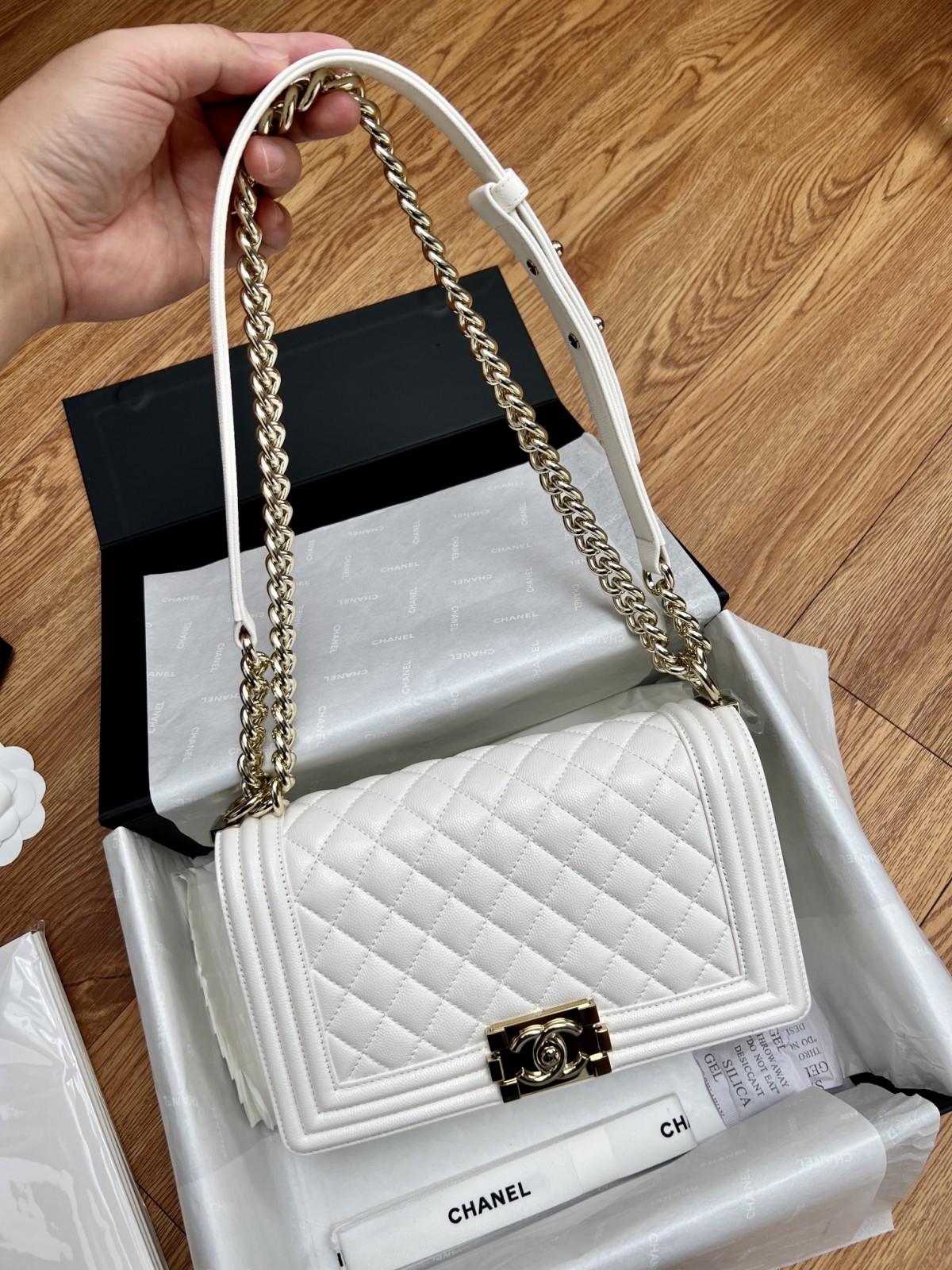 Chanel Leboy small white gold bag full review（2024 Aug updated）-ហាងអនឡាញកាបូប Louis Vuitton ក្លែងក្លាយដែលមានគុណភាពល្អបំផុត កាបូបអ្នករចនាម៉ូដចម្លង ru