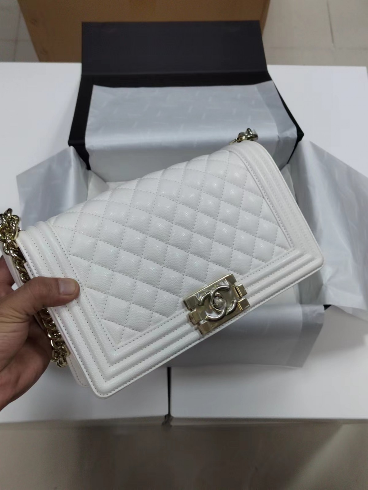 Chanel Leboy small white gold bag full review（2024 Aug updated）-ʻOi aku ka maikaʻi o ka ʻeke Louis Vuitton ʻeke hoʻopunipuni ma ka hale kūʻai pūnaewele, ʻeke hoʻolālā kope ru