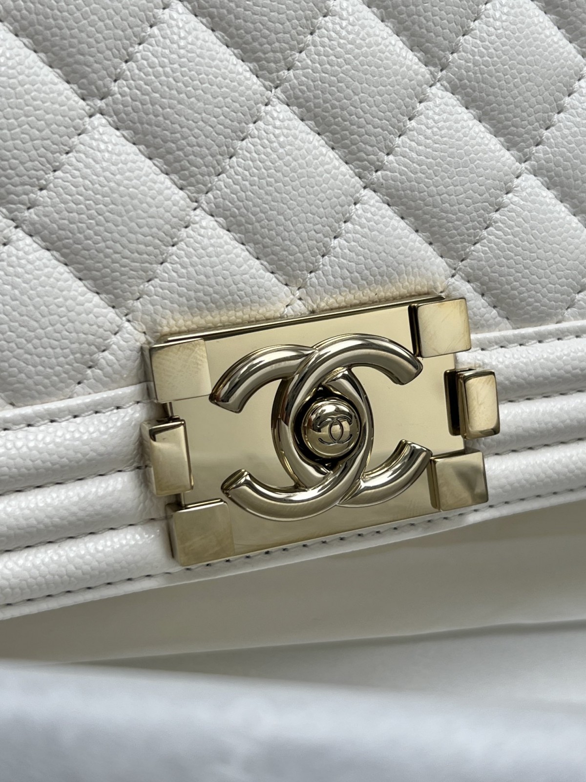 Chanel Leboy small white gold bag full review（2024 Aug updated）-Լավագույն որակի կեղծ Louis Vuitton պայուսակների առցանց խանութ, Replica դիզայներական պայուսակ ru