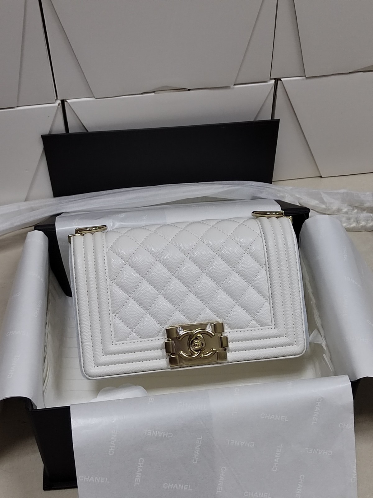 Chanel Leboy small white gold bag full review（2024 Aug updated）-בעסטער קוואַליטעט שווינדל לוי ווויטטאָן באַג אָנליין קראָם, רעפּליקע דיזיינער זעקל רו