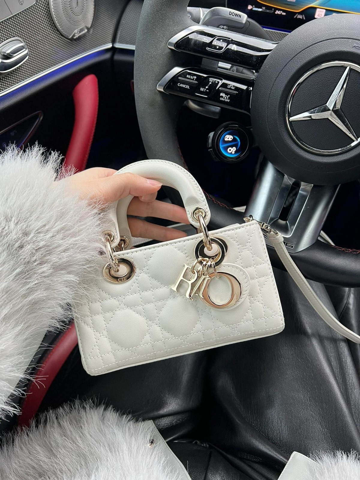 Shebag Lady Dior D joy bag full review（2024 Aug updated）-Nejkvalitnější falešná taška Louis Vuitton Online Store, Replica designer bag ru