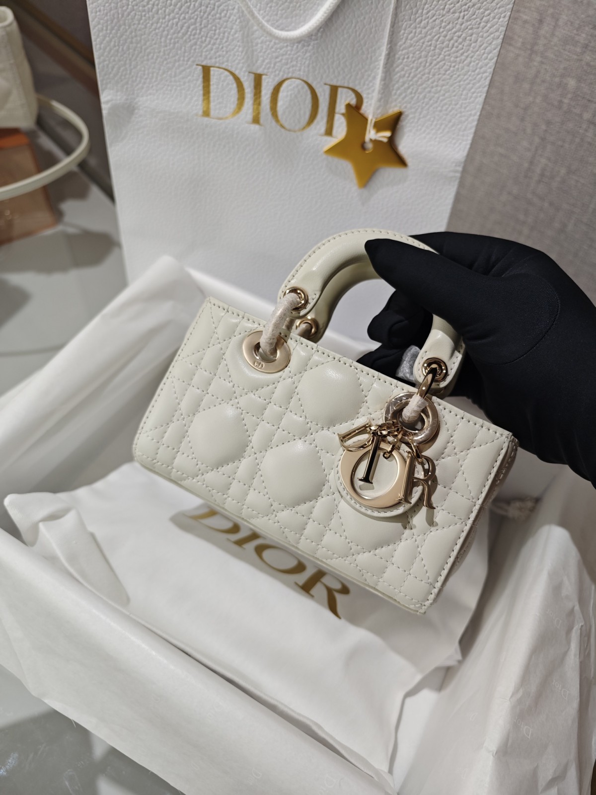 Shebag Lady Dior D joy bag full review（2024 Aug updated）-Umgangatho ogqwesileyo woMgangatho weFake weLouis Vuitton kwiVenkile ye-Intanethi, ibhegi yomyili weReplica ru