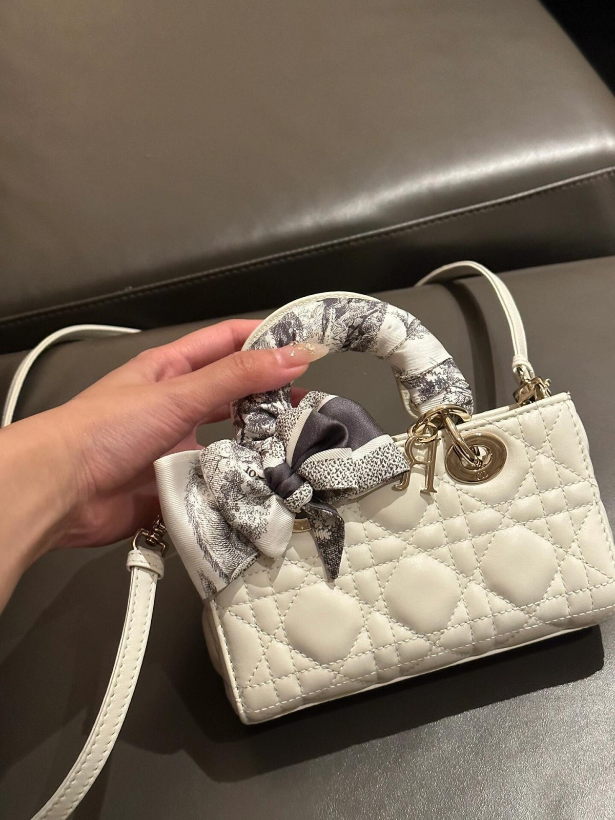 Shebag Lady Dior D joy bag full review（2024 Aug updated）-최고의 품질 가짜 루이비통 가방 온라인 스토어, 복제 디자이너 가방 ru