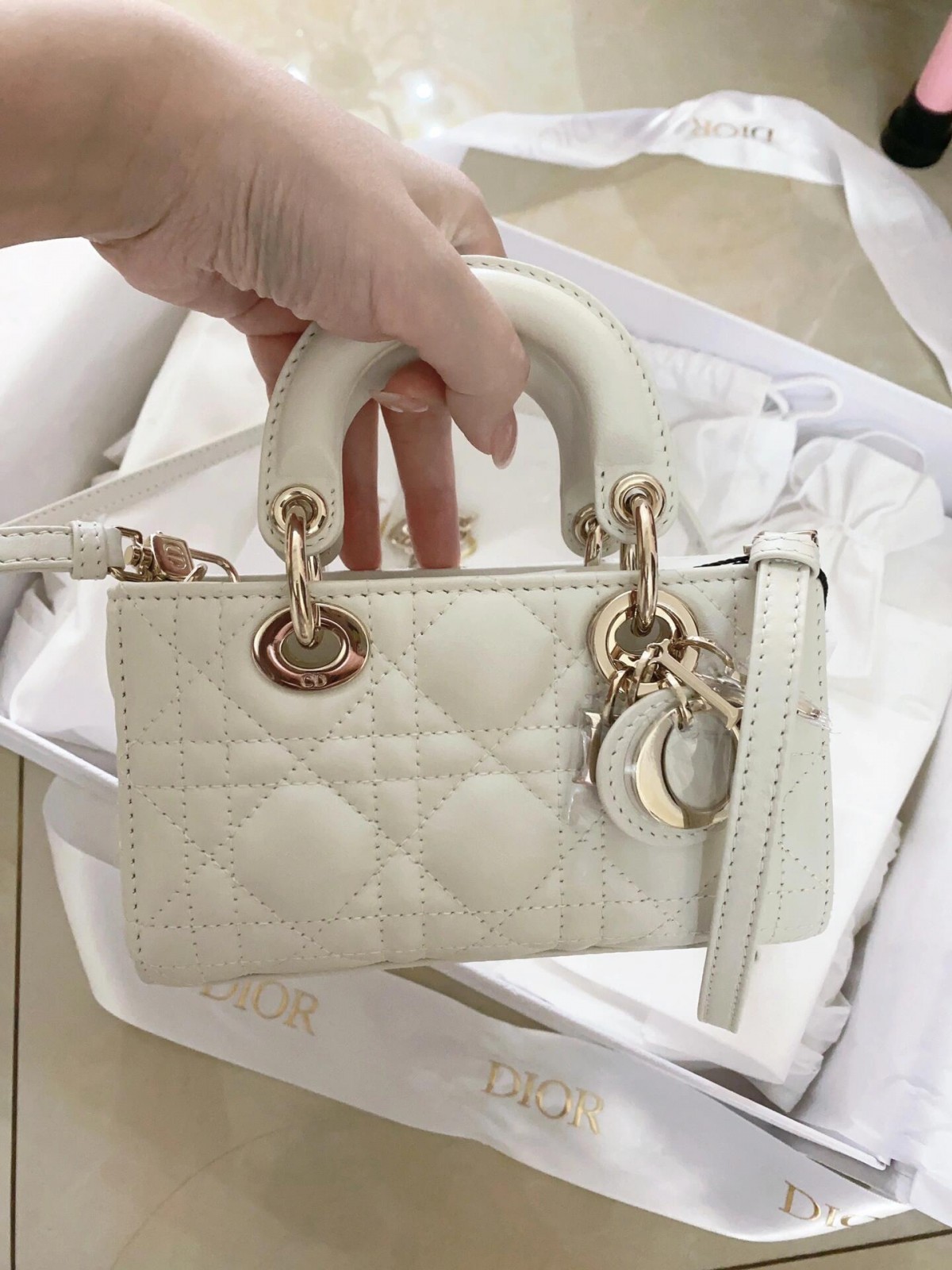 Shebag Lady Dior D joy bag full review（2024 Aug updated）-Negozio in linea della borsa falsa di Louis Vuitton di migliore qualità, borsa del progettista della replica ru