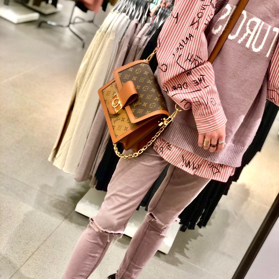 Shebag Louis Vuitton Dauphine medium size full reivew (2024 Aug updated)-بہترین معیار کا جعلی لوئس ووٹن بیگ آن لائن اسٹور، ریپلیکا ڈیزائنر بیگ آر یو