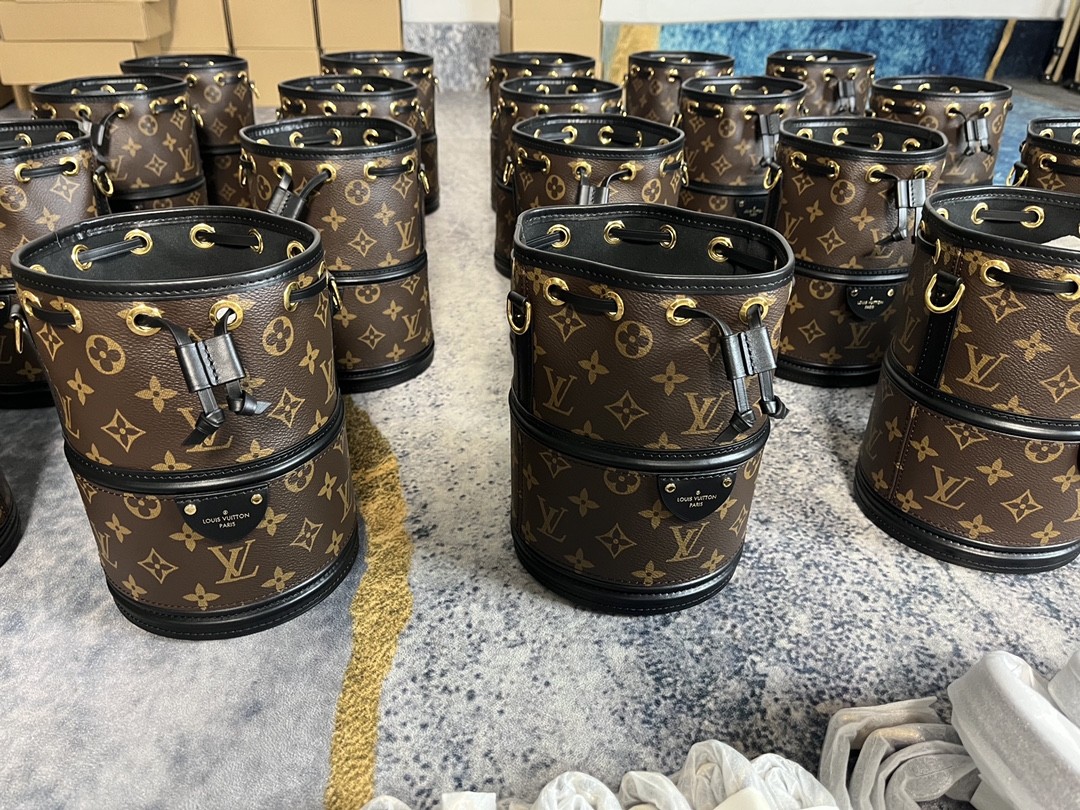 Shebag Louis Vuitton Canoe bag full review (2024 Aug updated)-Интернет-магазин поддельной сумки Louis Vuitton лучшего качества, копия дизайнерской сумки ru