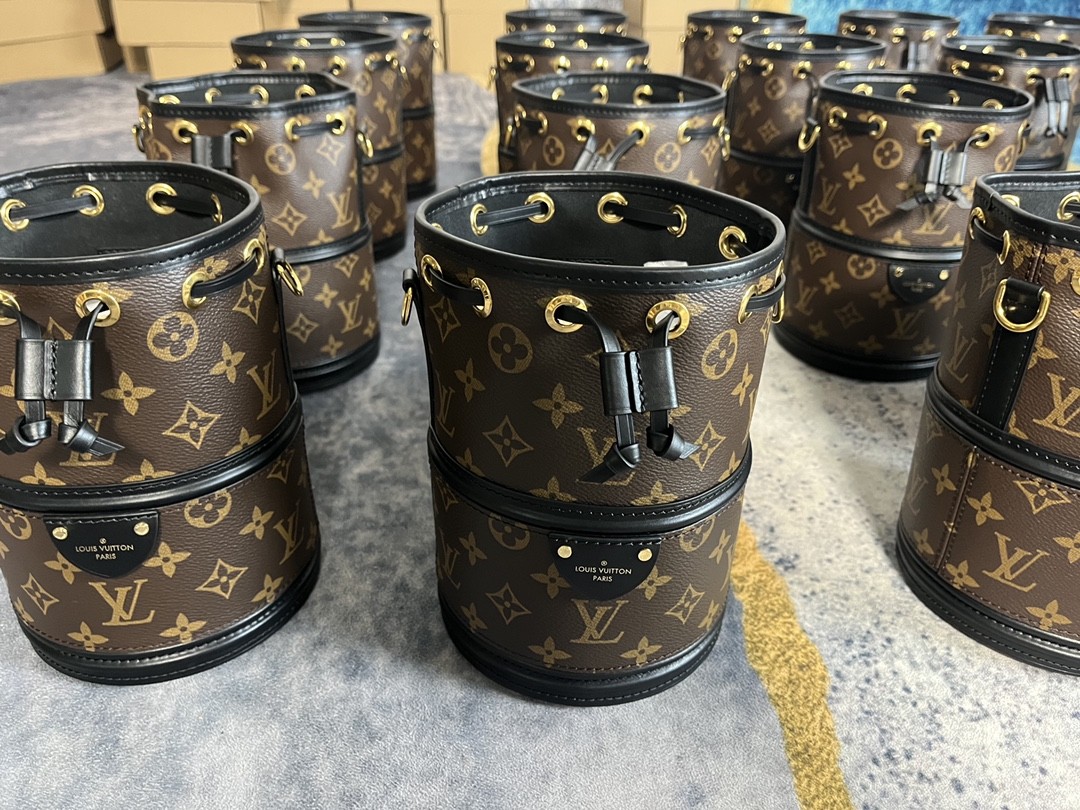 Shebag Louis Vuitton Canoe bag full review (2024 Aug updated)-Najlepsza jakość fałszywych torebek Louis Vuitton Sklep internetowy, projektant repliki torebki ru