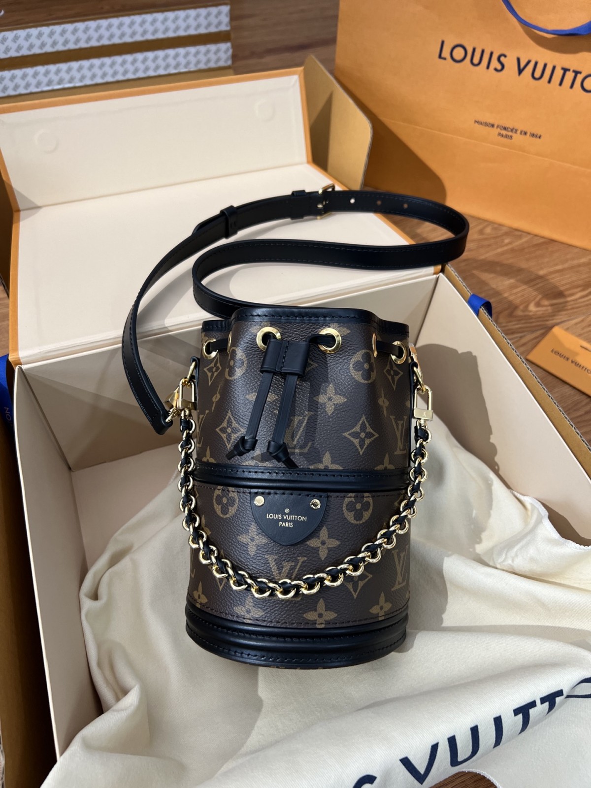 Shebag Louis Vuitton Canoe bag full review (2024 Aug updated)-Magazin online de geanți Louis Vuitton fals de cea mai bună calitate, geantă de designer replica ru