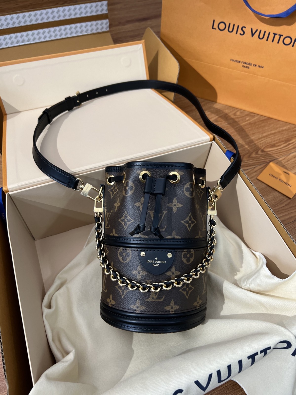 Shebag Louis Vuitton Canoe bag full review (2024 Aug updated)-Καλύτερης ποιότητας Fake Louis Vuitton Ηλεκτρονικό κατάστημα, Replica designer bag ru