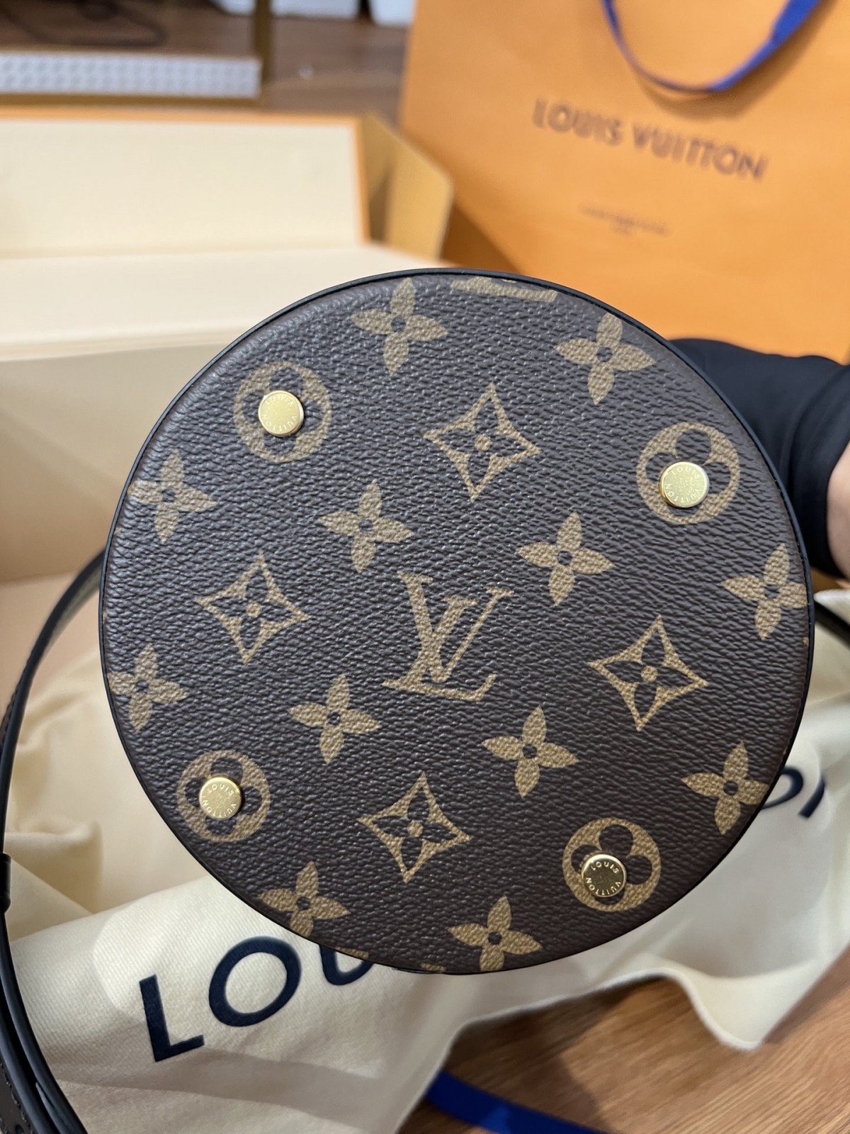 Shebag Louis Vuitton Canoe bag full review (2024 Aug updated)-Labākās kvalitātes viltotās Louis Vuitton somas tiešsaistes veikals, dizaineru somas kopija ru