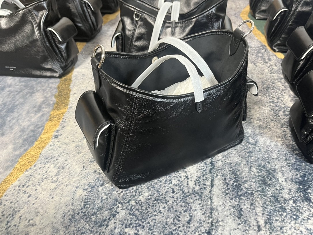 Shebag Louis Vuitton M24861 CARRYALL CARGO Bag full review（2024 Aug updated）-Nejkvalitnější falešná taška Louis Vuitton Online Store, Replica designer bag ru