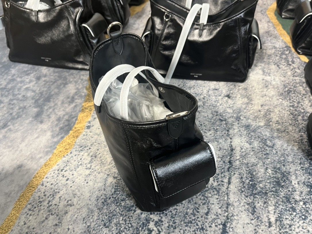 Shebag Louis Vuitton M24861 CARRYALL CARGO Bag full review（2024 Aug updated）-Best Quality Fake Louis Vuitton Bag Nettbutikk, Replica designer bag ru