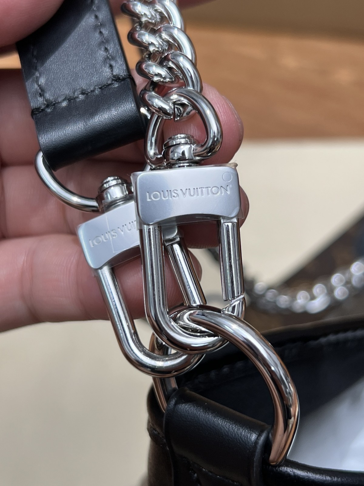 Shebag Louis Vuitton M24861 CARRYALL CARGO Bag full review（2024 Aug updated）-Beste Qualität gefälschte Louis Vuitton-Taschen Online-Shop, Replik-Designer-Tasche ru