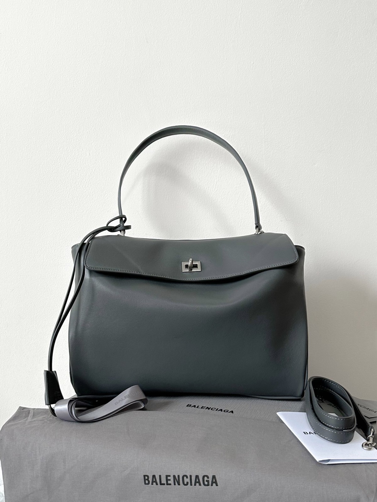 Shebag Balenciaga Rodeo Bag Replica Review（2024 Sep updated）-בעסטער קוואַליטעט שווינדל לוי ווויטטאָן באַג אָנליין קראָם, רעפּליקע דיזיינער זעקל רו