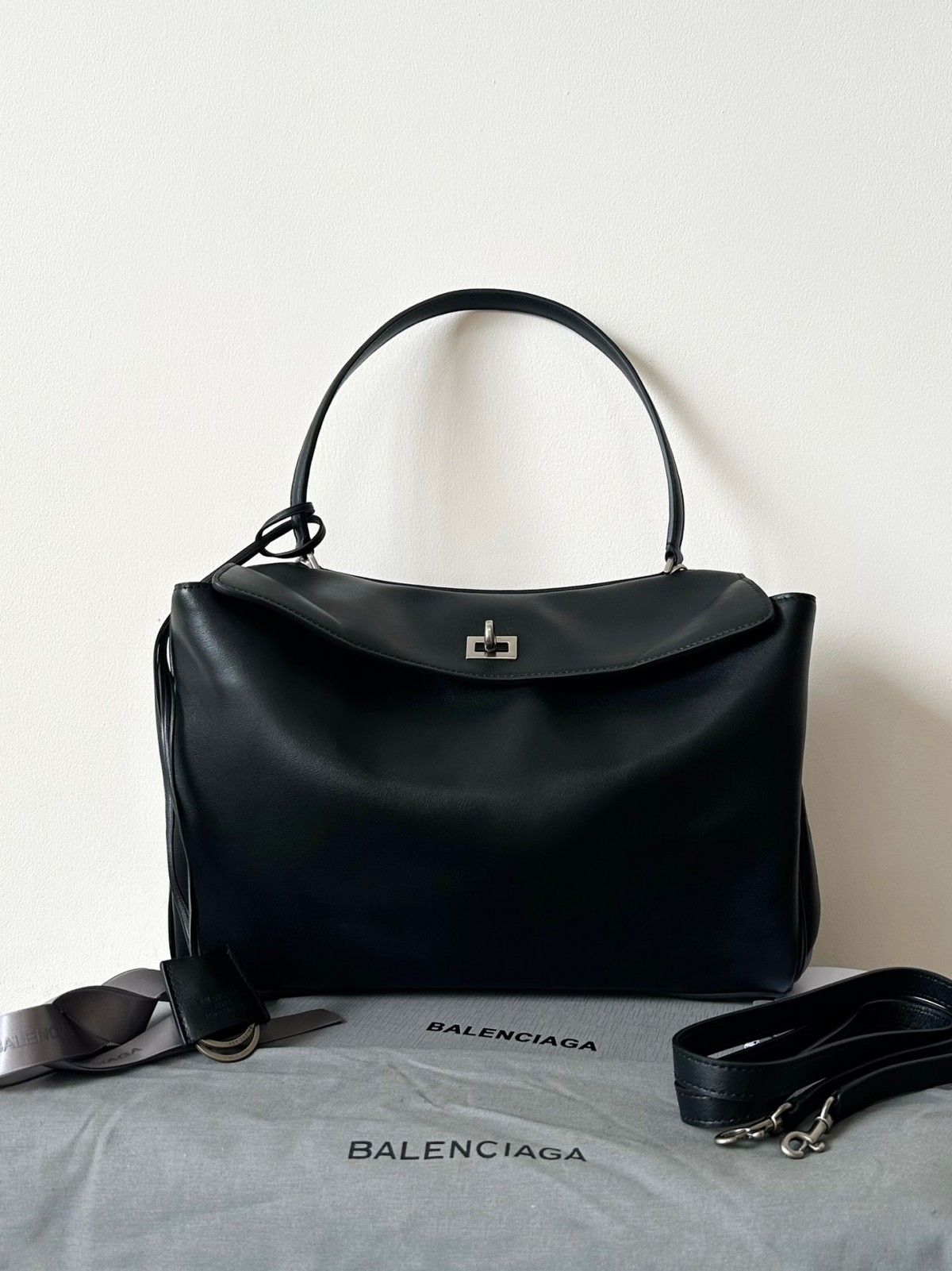 Shebag Balenciaga Rodeo Bag Replica Review（2024 Sep updated）-בעסטער קוואַליטעט שווינדל לוי ווויטטאָן באַג אָנליין קראָם, רעפּליקע דיזיינער זעקל רו