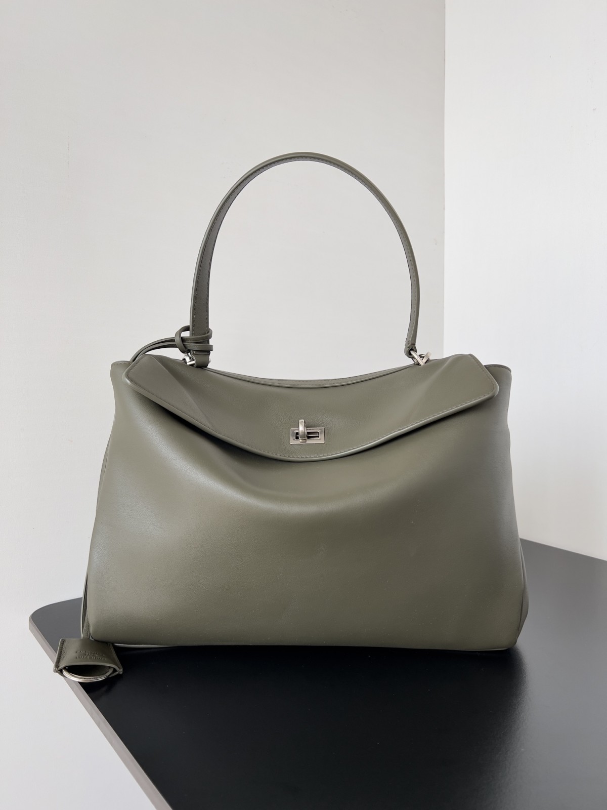 Shebag Balenciaga Rodeo Bag Replica Review（2024 Sep updated）-Magazin online de geanți Louis Vuitton fals de cea mai bună calitate, geantă de designer replica ru