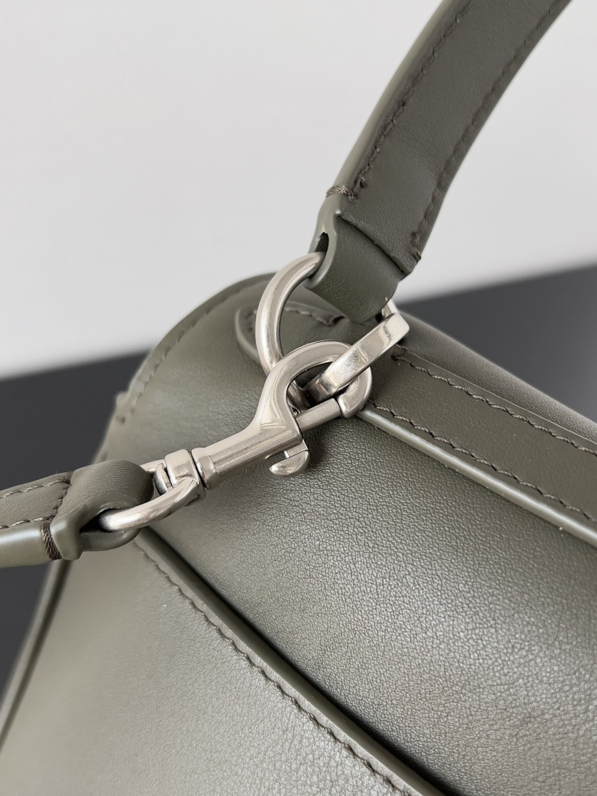 Shebag Balenciaga Rodeo Bag Replica Review（2024 Sep updated）-Magazin online de geanți Louis Vuitton fals de cea mai bună calitate, geantă de designer replica ru