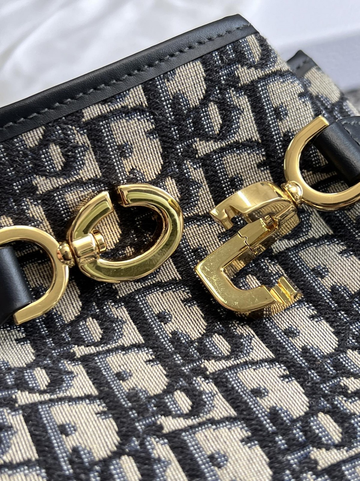 Shebag top Dior medium size C’EST DIOR bag fulll review (2024 Sep updated)-Negoziu in linea di borse Louis Vuitton falsi di migliore qualità, borsa di design di replica ru