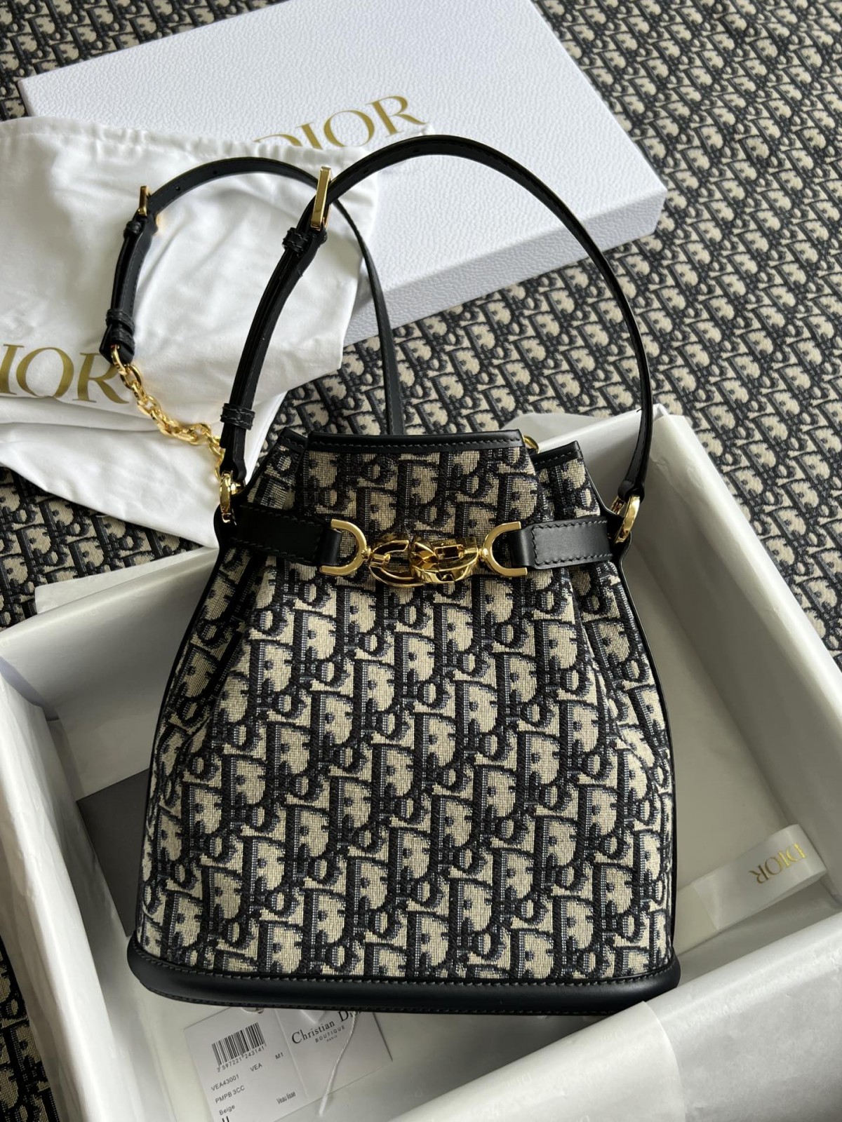 Shebag top Dior medium size C’EST DIOR bag fulll review (2024 Sep updated)-Umgangatho ogqwesileyo woMgangatho weFake weLouis Vuitton kwiVenkile ye-Intanethi, ibhegi yomyili weReplica ru