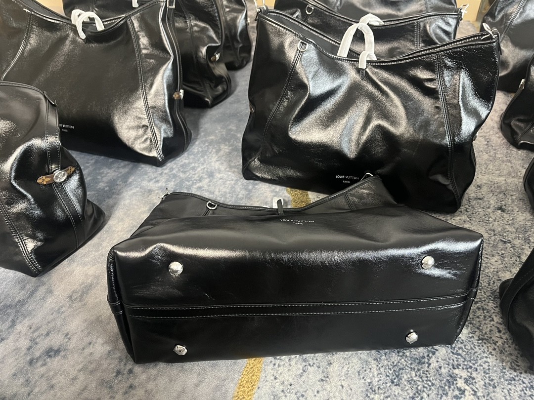 Shebag Louis Vuitton M25143 CARRYALL DARK medium size full review over 300 photos (2024 Sep updated )-Negozio in linea della borsa falsa di Louis Vuitton di migliore qualità, borsa del progettista della replica ru