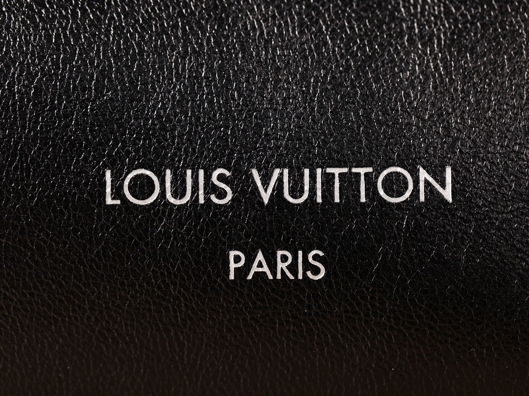 Shebag Louis Vuitton M25143 CARRYALL DARK medium size full review over 300 photos (2024 Sep updated )-Meilleure qualité de faux sac Louis Vuitton en ligne, réplique de sac de créateur ru